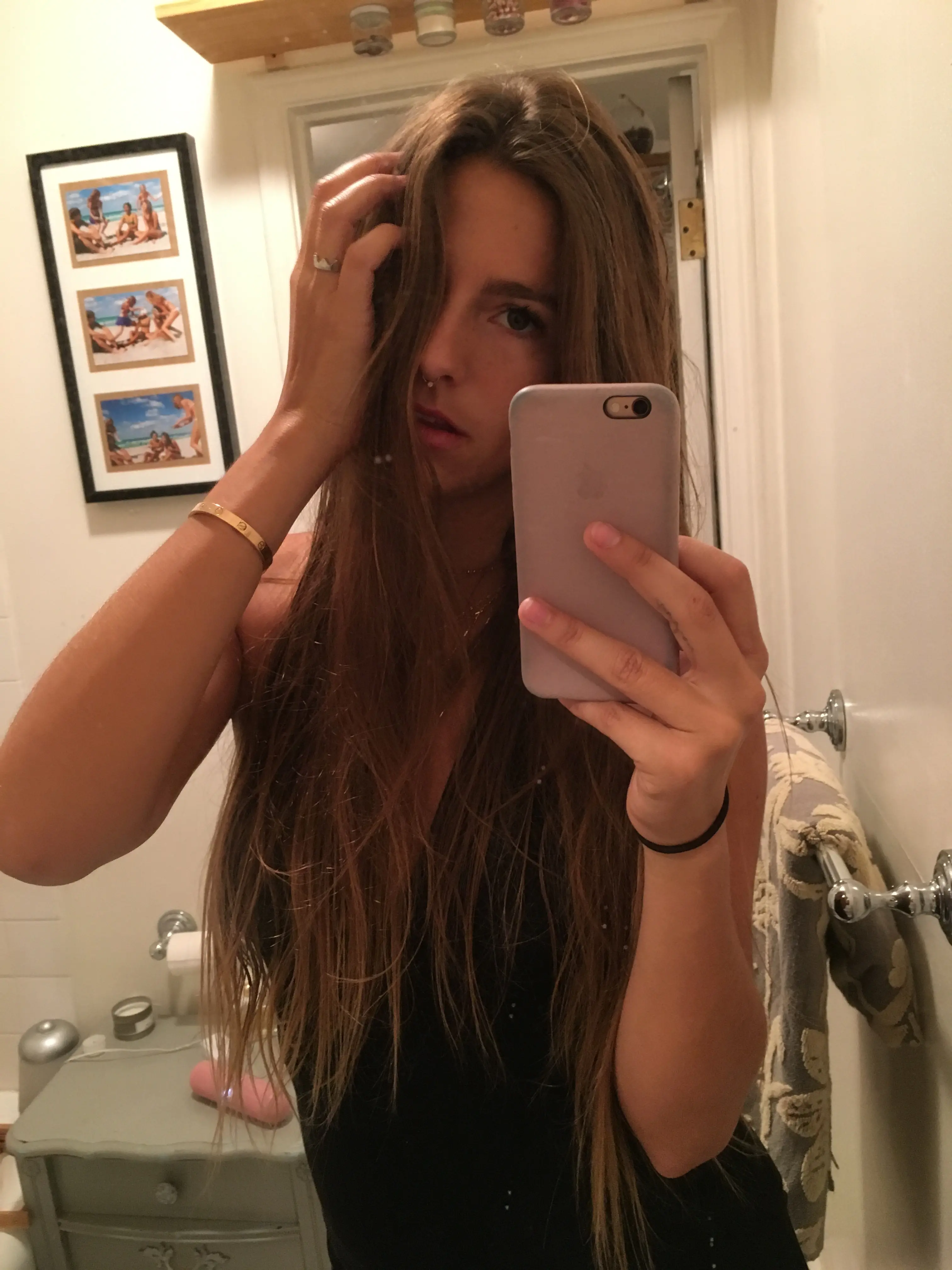 Hot Blowjob Babe Naked on Vacation: Amateur Porn Photo