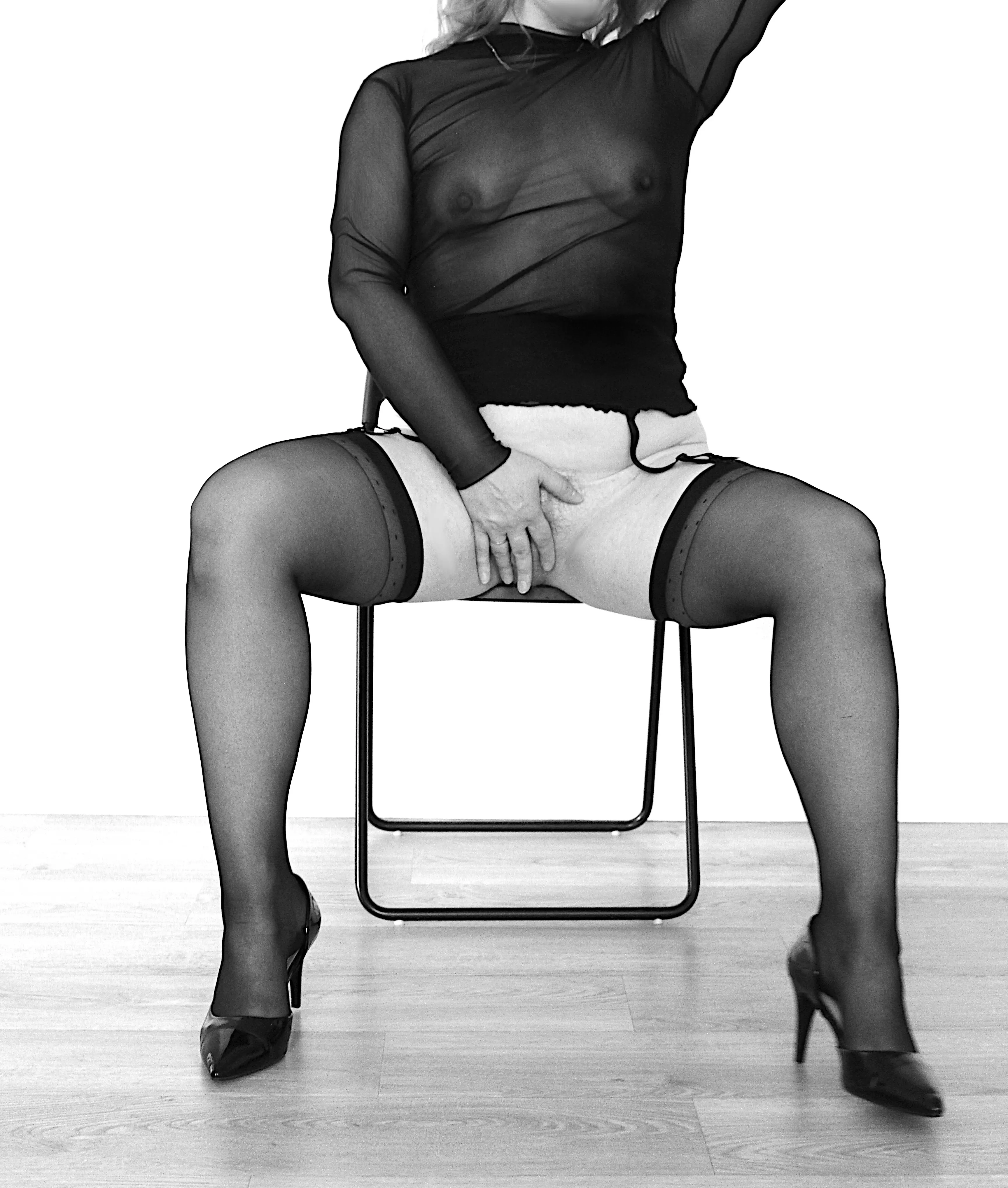Hot Wife Poses Amateur Photos - Explicit Amateur Photography Session