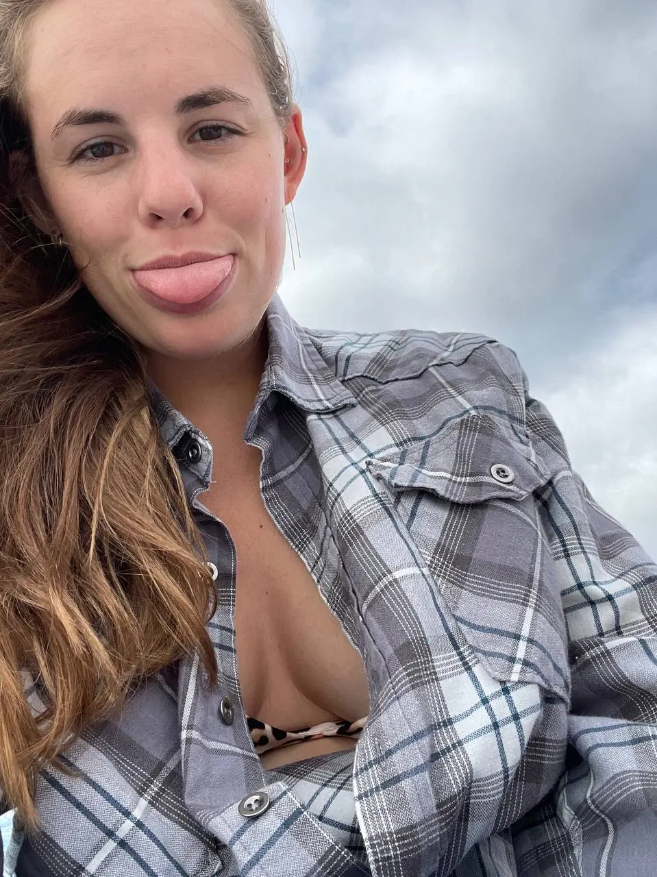 Hot Girlfriend Leaked Online: Amateur Explicit Photos