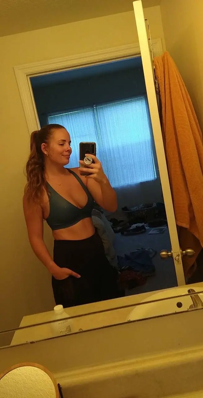 Hot Girlfriend Leaked Online: Amateur Explicit Photos