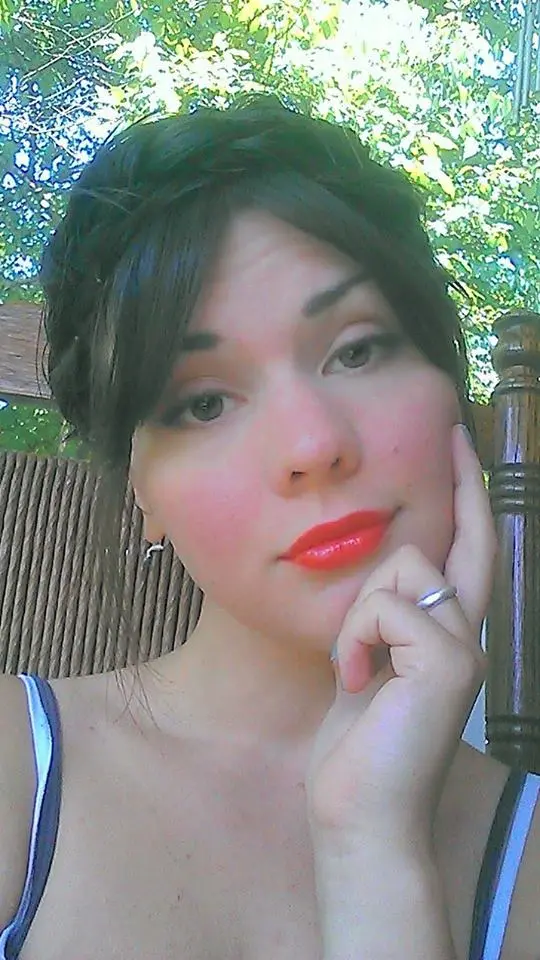 Amateur Slut Exposes Private Porn Photos - Explicit XXX Content