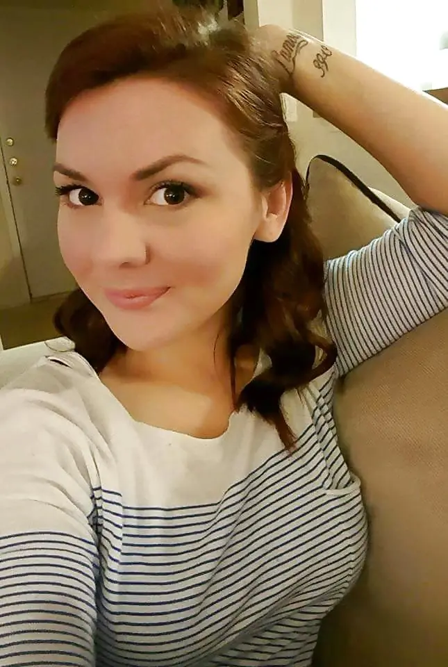 Amateur Slut Exposes Private Porn Photos - Explicit XXX Content