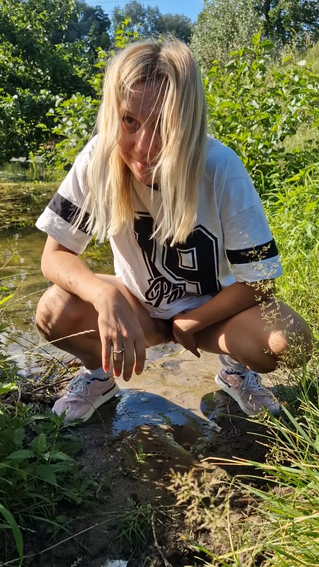 Mature beauty brutally fucked in amateur porn photo shoot