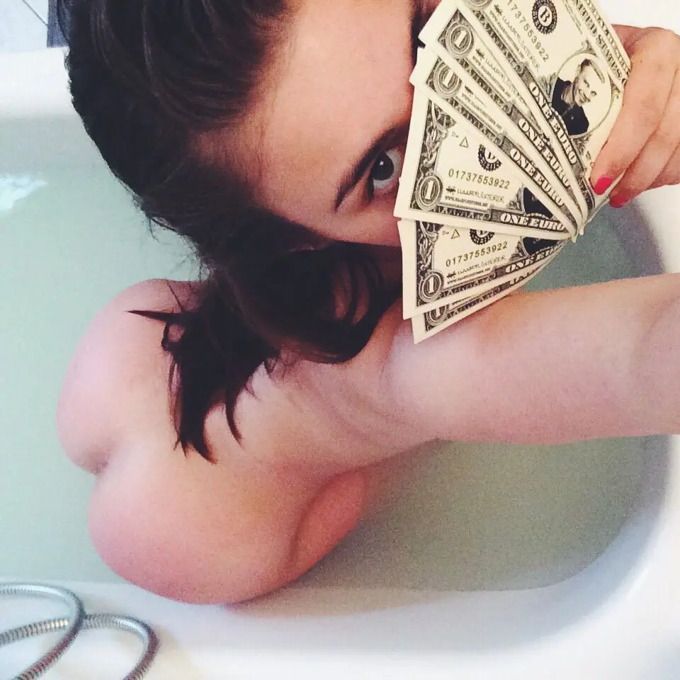 Amateur Cumshot Queen: Blowjob followed by Facial Shot