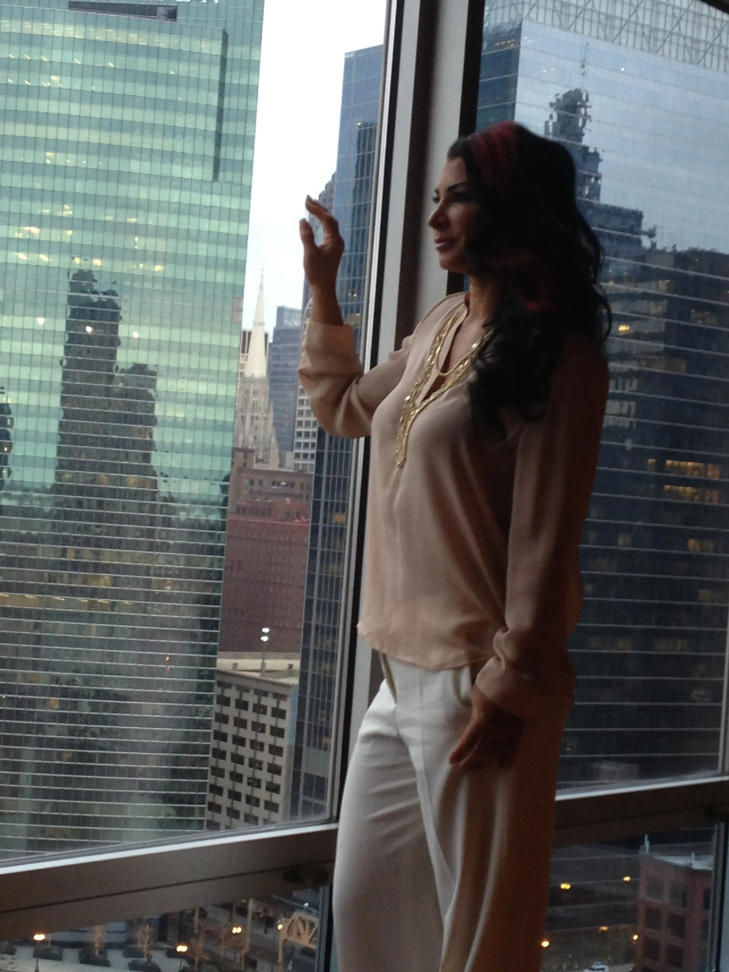 Mature MILF Gets Pussy Licked - Explicit Amateur Porn Photo