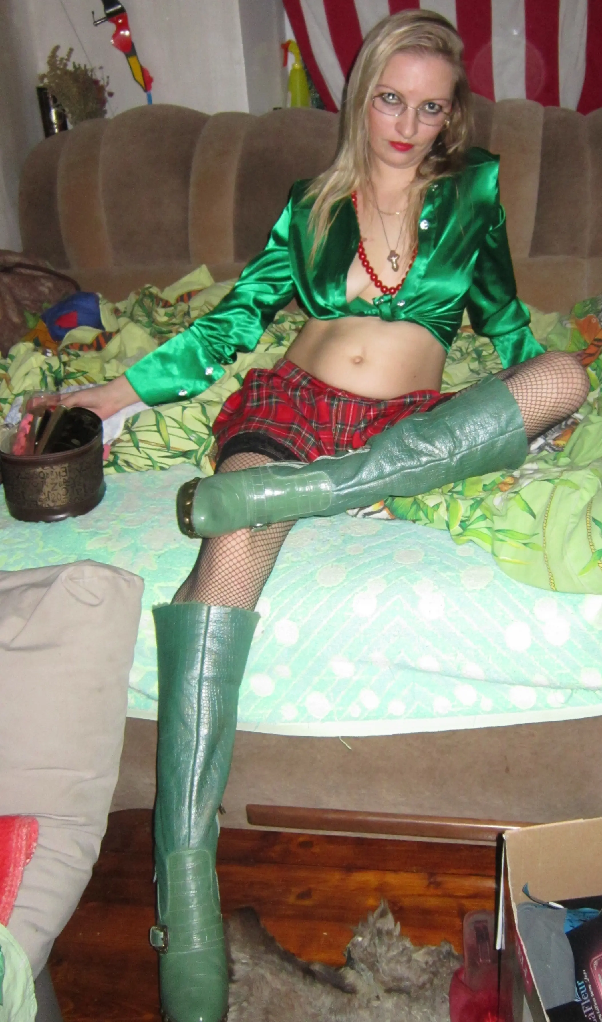 Getting Ready for Swinger Sex: Explicit Amateur Porn Photos