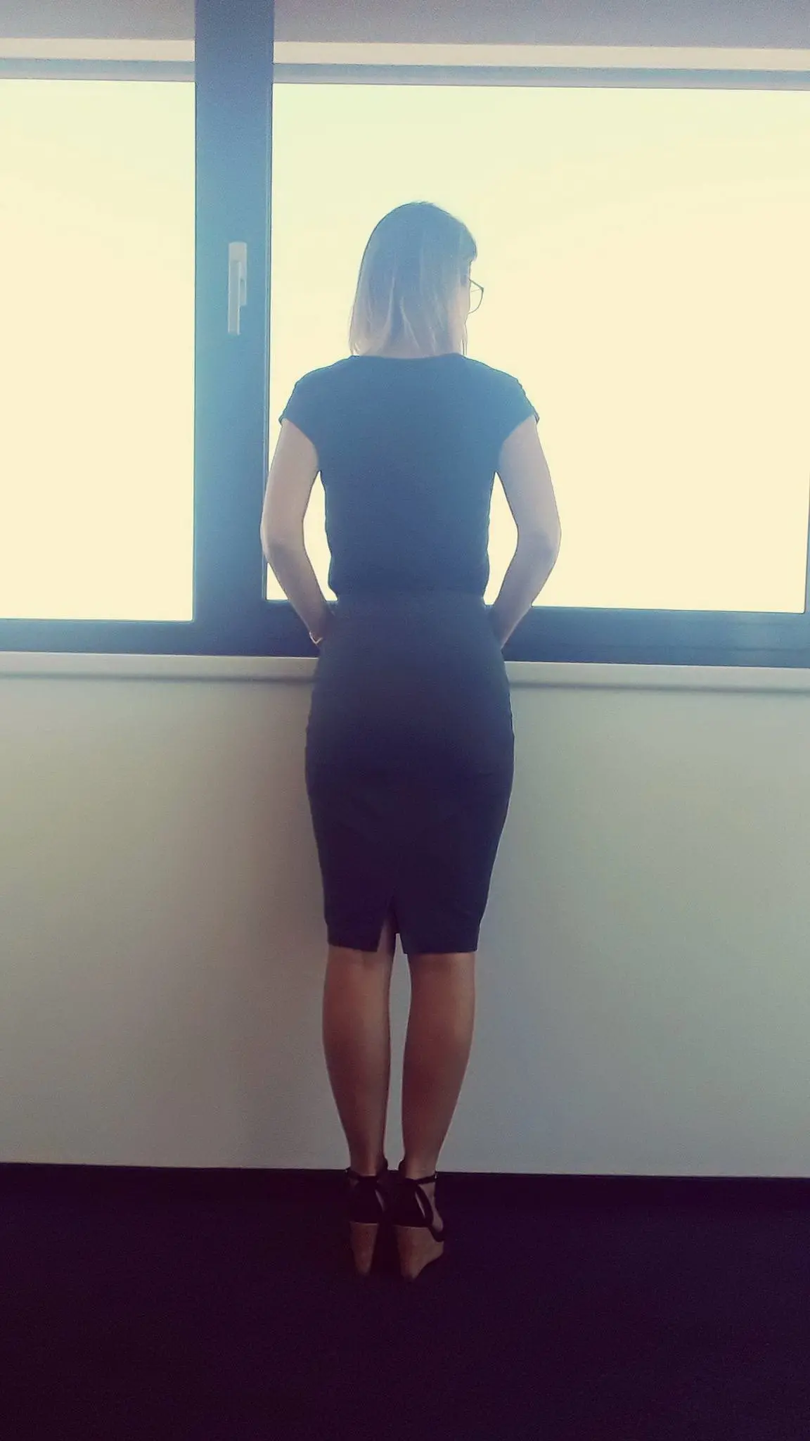 Hot Mature Woman with Perfect Ass in Amateur Porn Photo Shoot