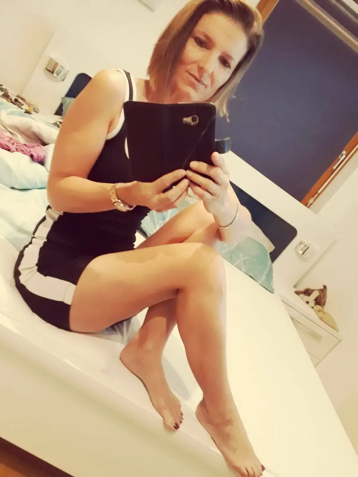 Hot Mature Woman with Perfect Ass in Amateur Porn Photo Shoot