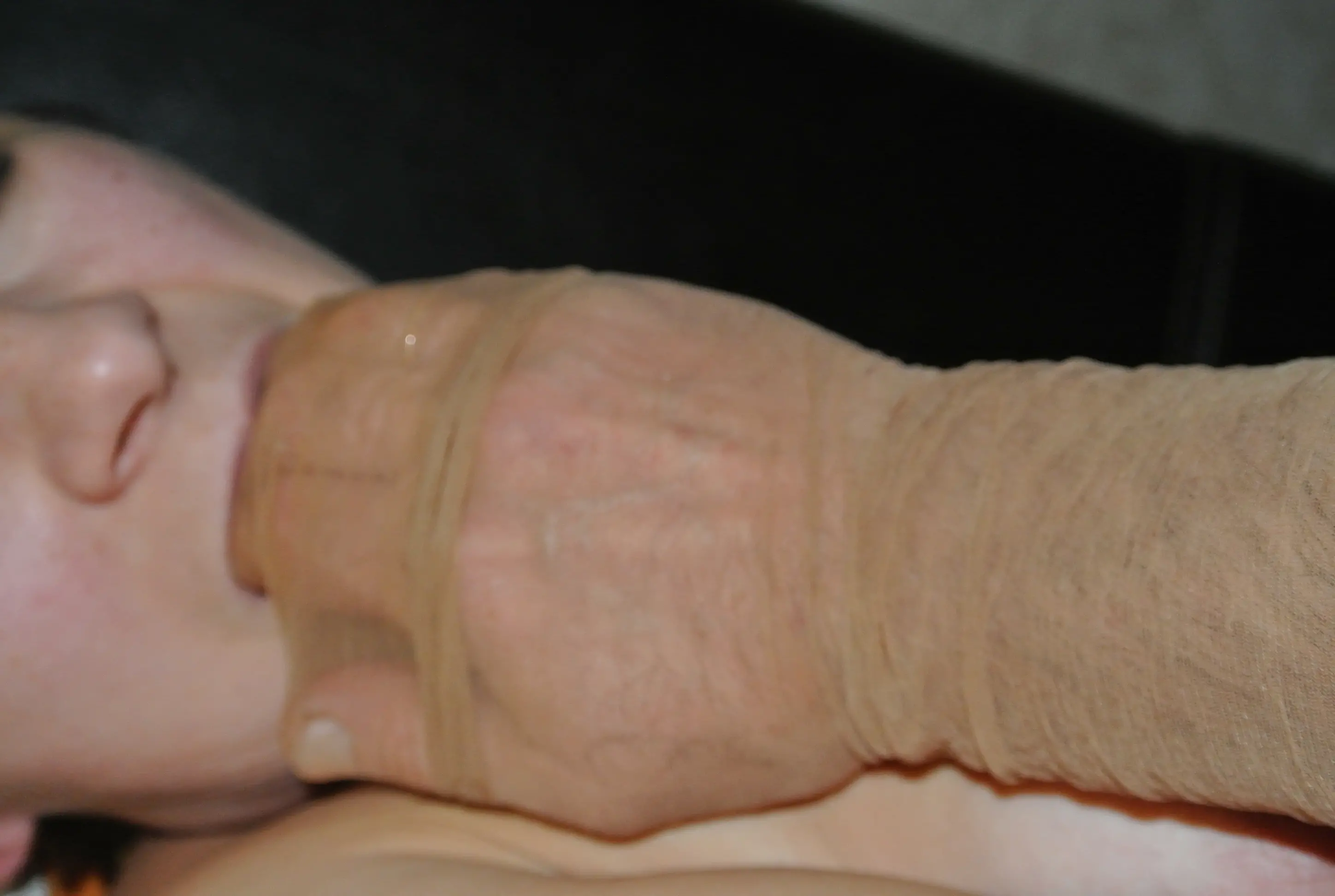 Russian Slut Света Gets Naughty on Couch in Amateur Porn Pics