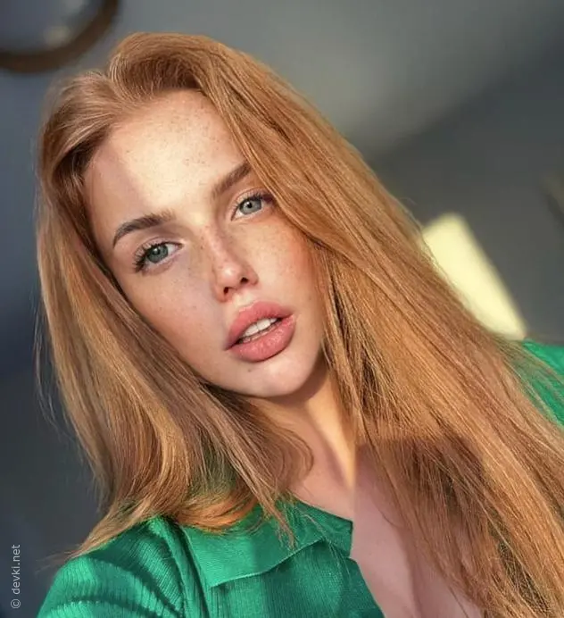 Ukrainian Redhead Beauty Exposes Herself Nude - Amateur Explicit Photos