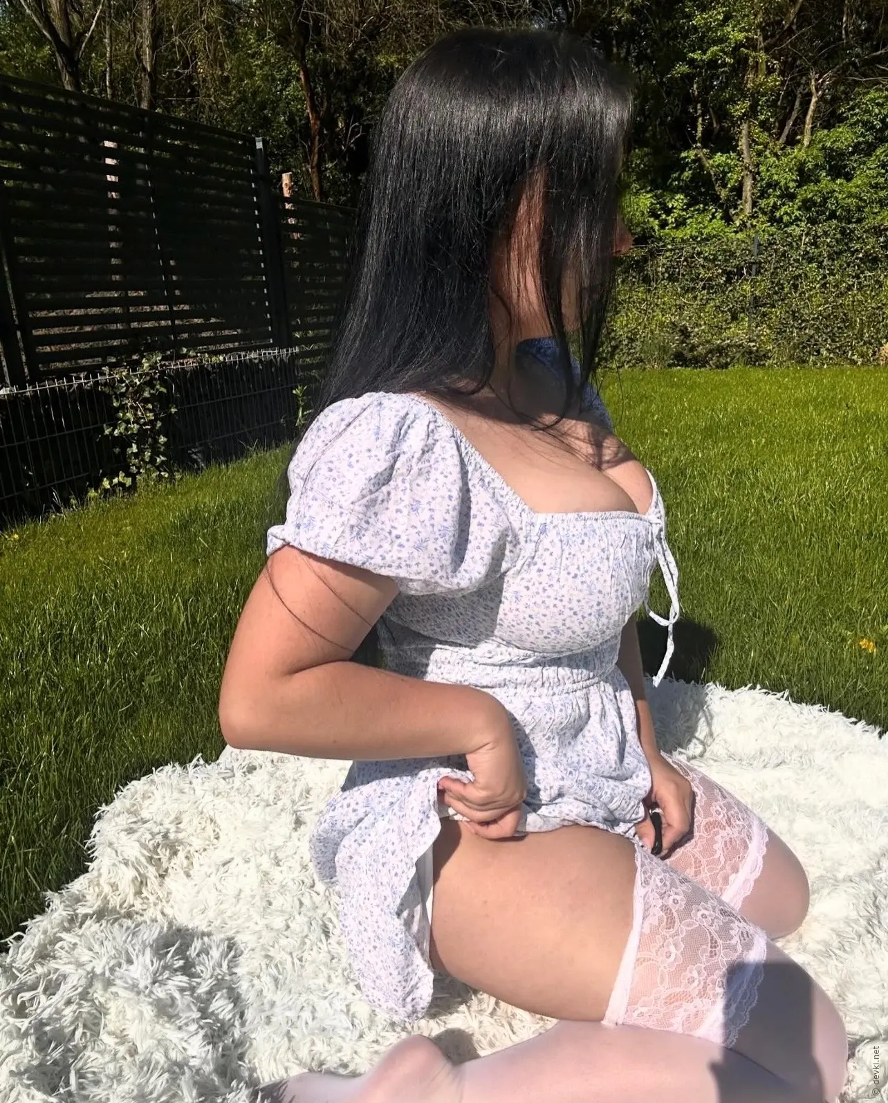 Hot Wife Deepthroats Cock in Amateur Porn Pics