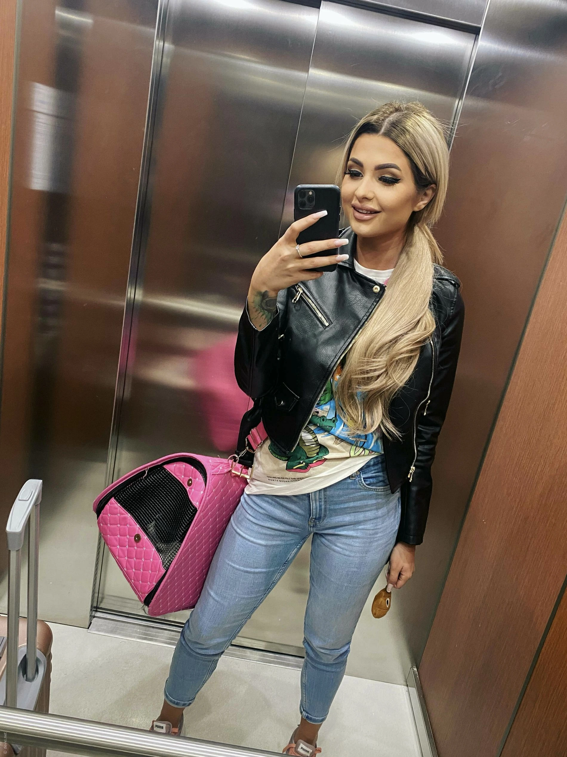 Amateur Slut Satisfies Her Lust with Sex Toys - Explicit Homemade Porn