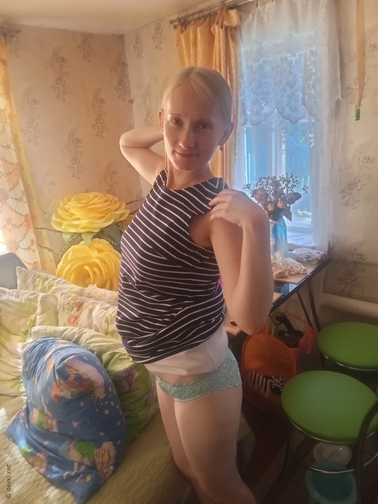 Hot Amateur Cumshot in Lover's Mouth - Explicit Oral Sex Photo