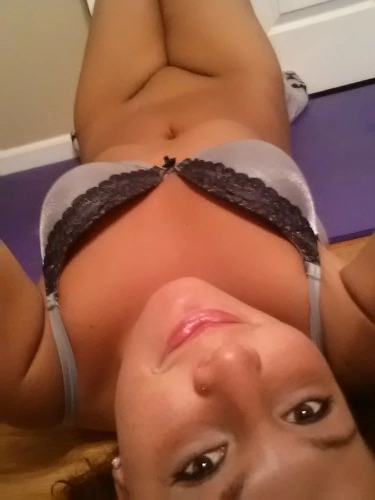 Explicit Amateur Nude Woman Photos: Secret Porn Shots from Private Archives