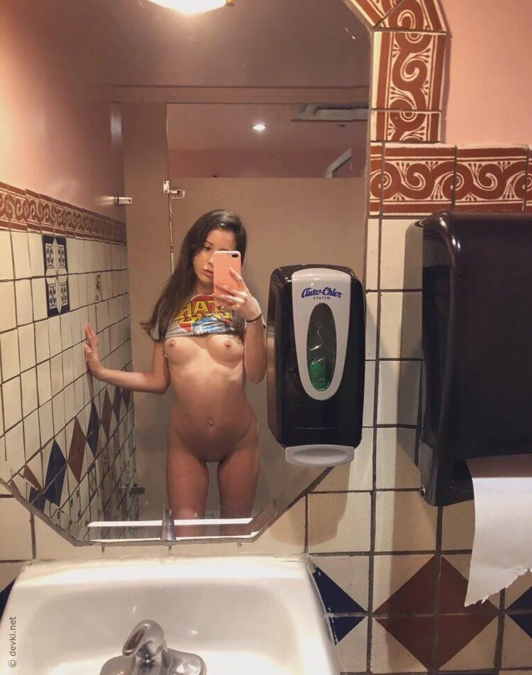 Seductive Young Wife Exposes Homemade Porn Pics - Explicit Amateur Erotica