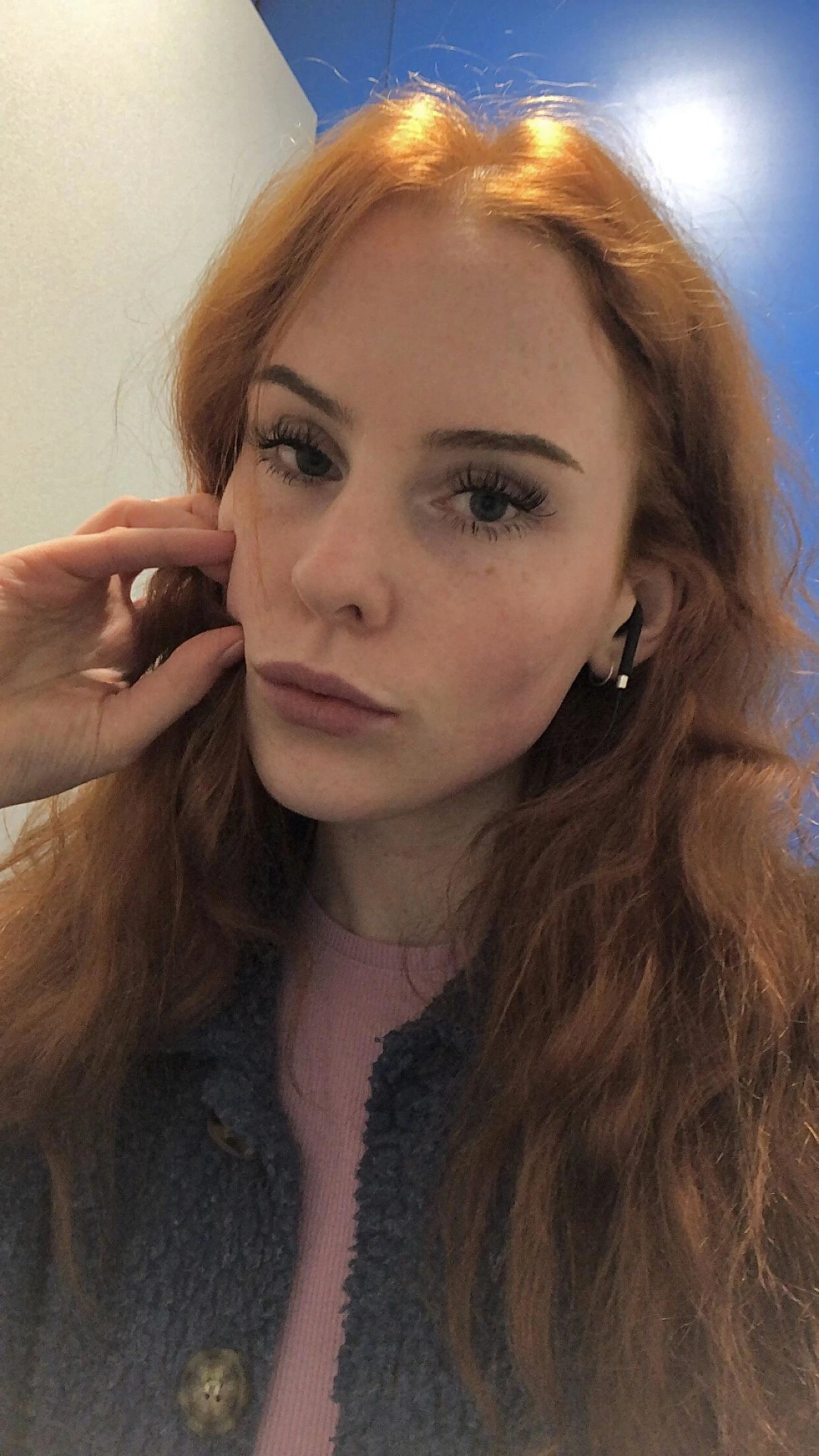 Redhead Teen Takes Erotic Selfies at Home - Amateur Porn Pics