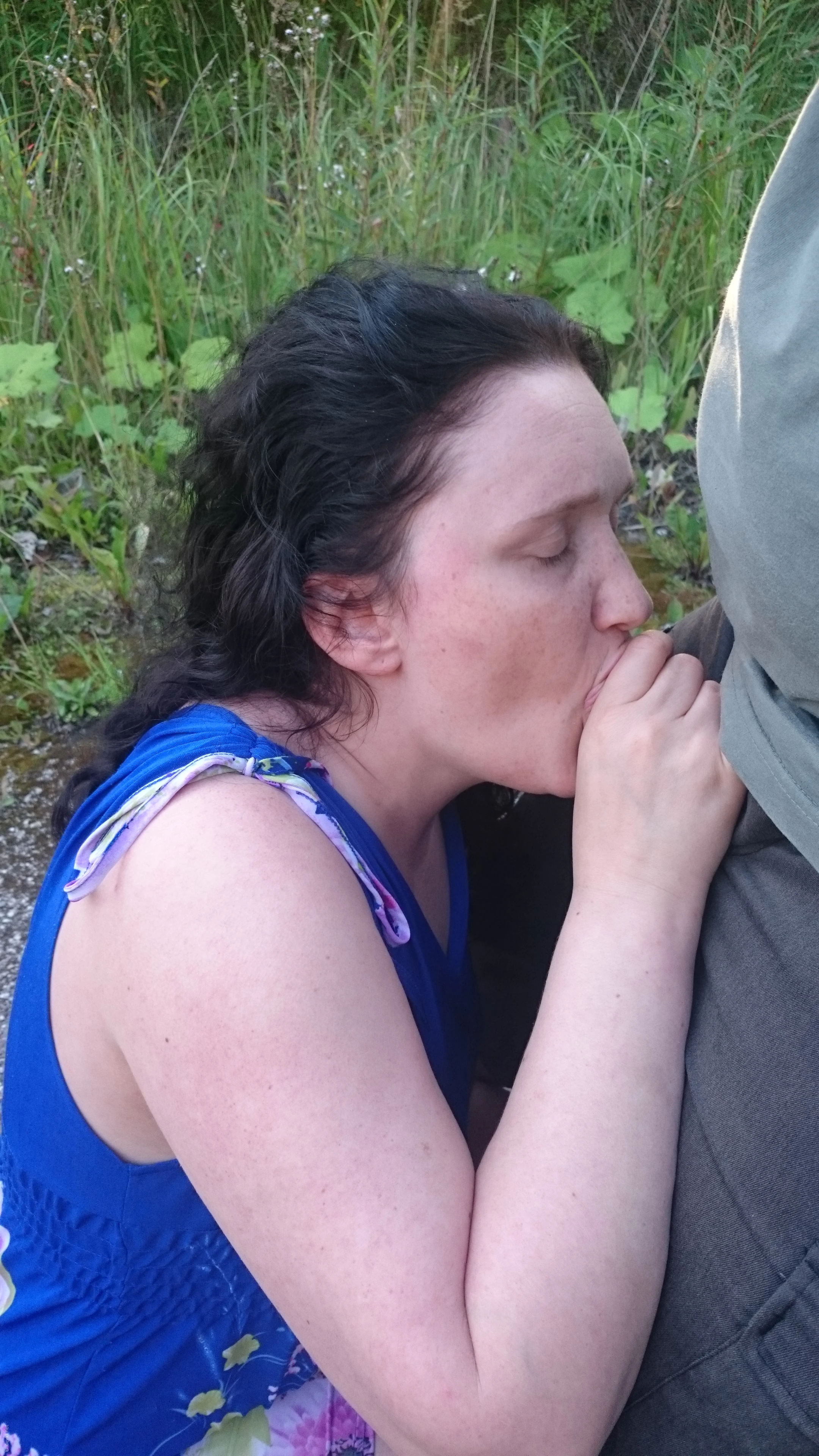 Outdoor Blowjob by Amateur Slut - Explicit Blowjob Porn Photo