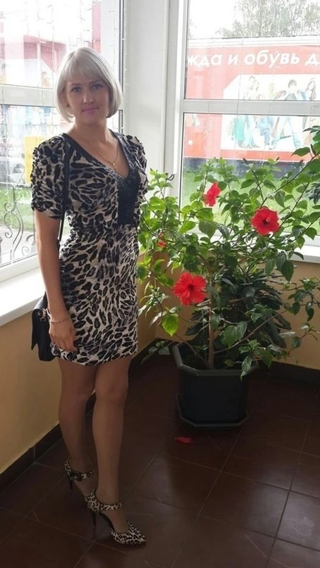 Hotwife Loves Being the Ultimate Slut with Tight Holes - Amateur Porn Pics