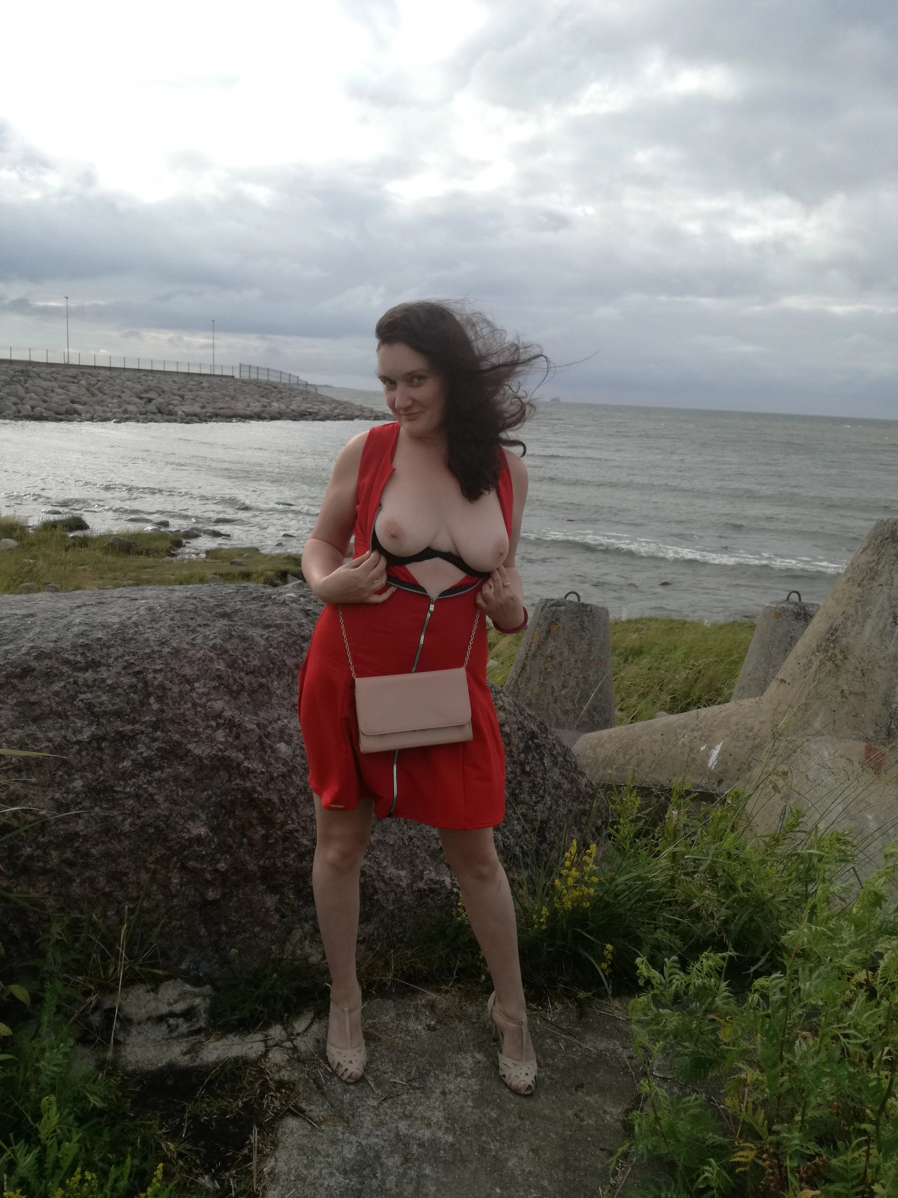 Woman Gives Blowjob in Car: Amateur Porn Photo