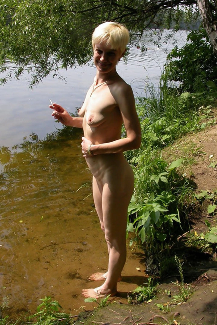 Blonde Babe Poses and Gives Blowjob - Explicit Amateur Porn Photo