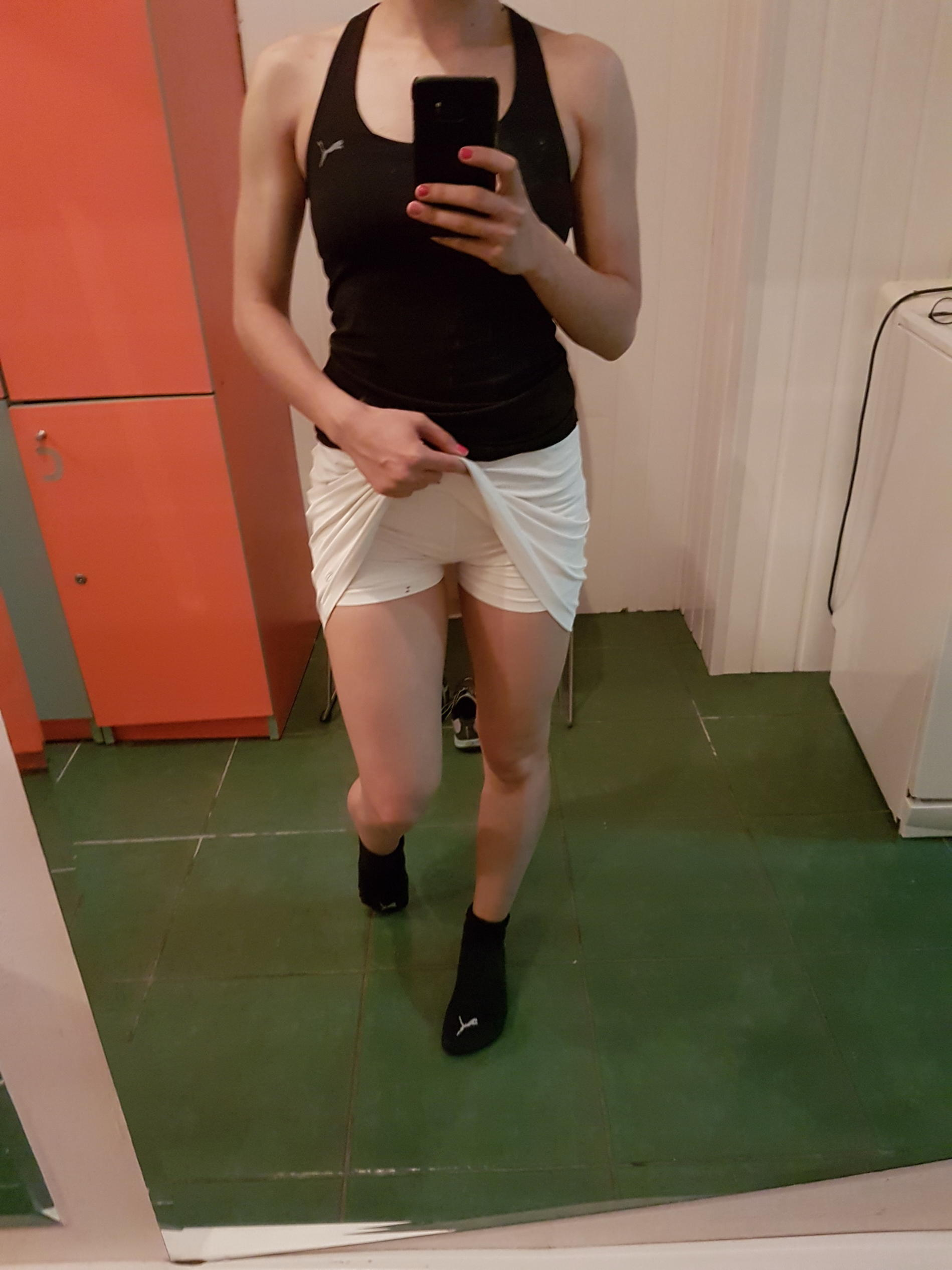 Seductive Mirror Selfie: Amateur Poses, Charming Figure Display