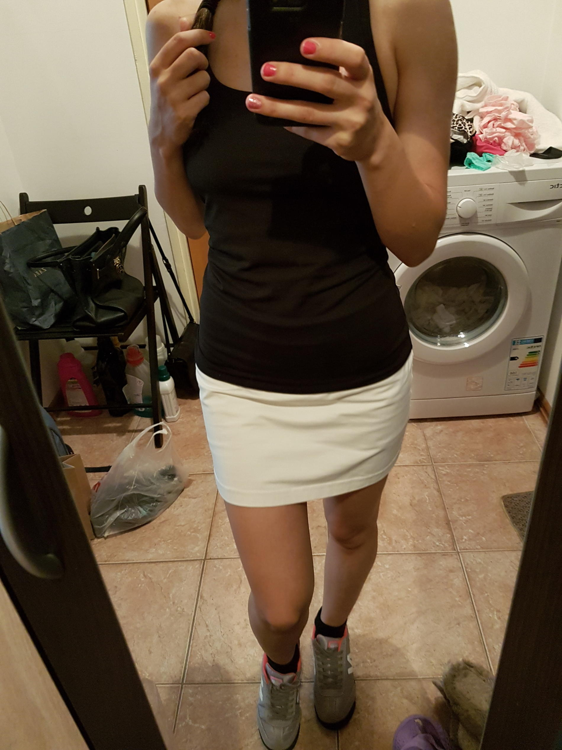 Seductive Mirror Selfie: Amateur Poses, Charming Figure Display