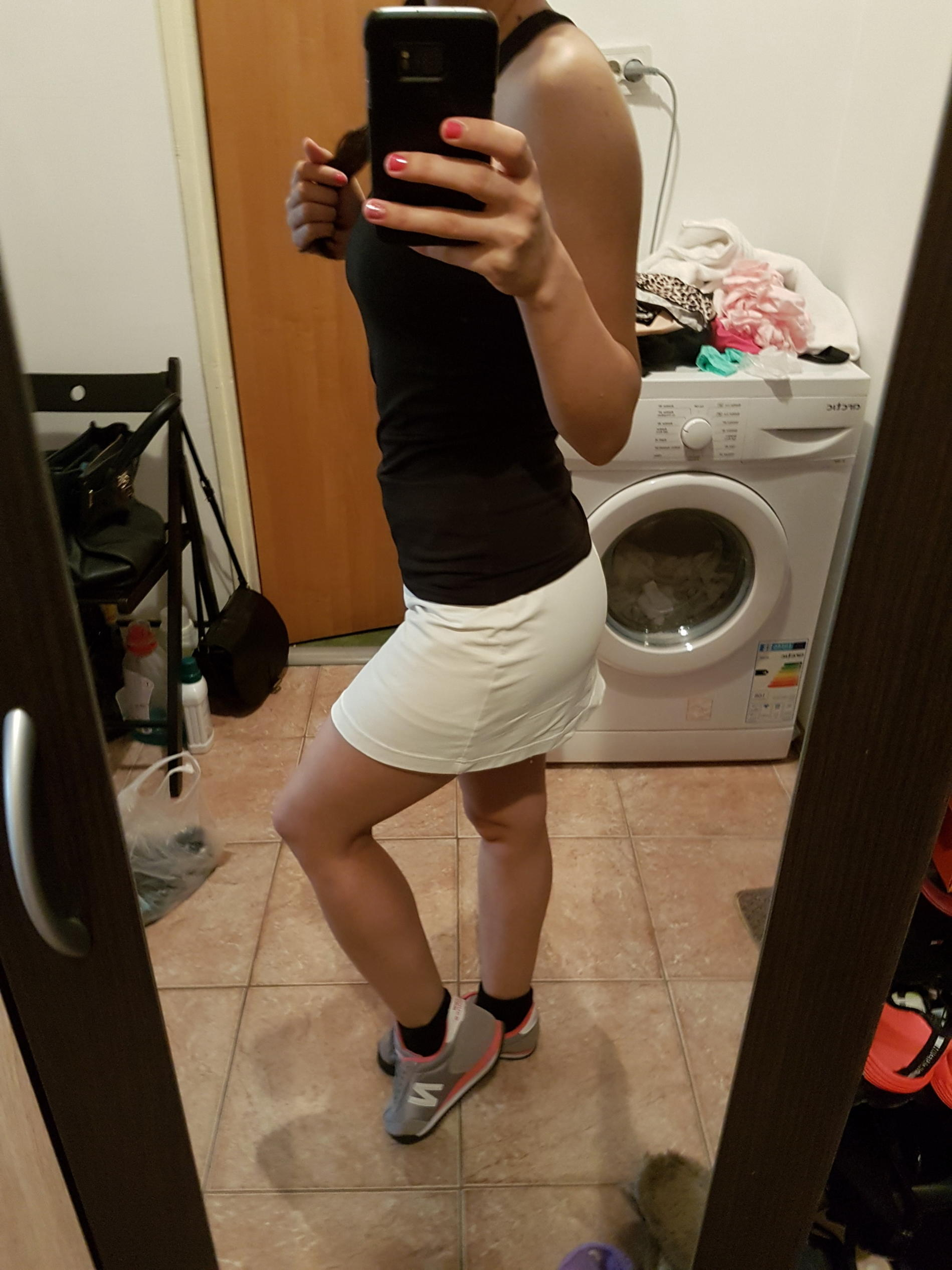 Seductive Mirror Selfie: Amateur Poses, Charming Figure Display