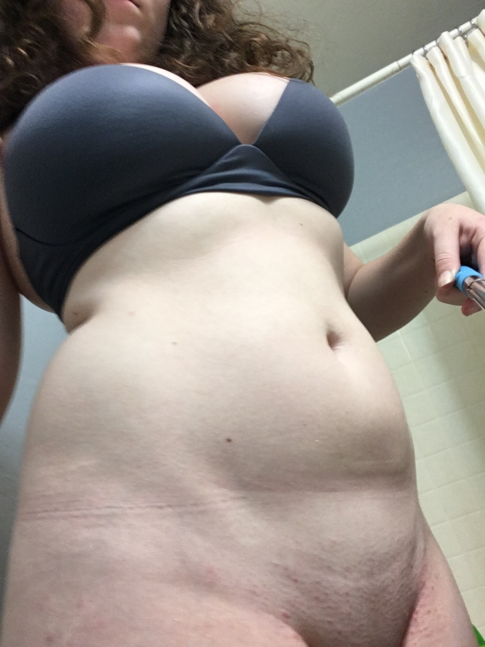 Hot Young Girl with Huge Tits Takes Naked Selfies